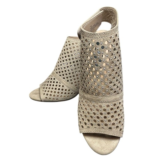 David Aaron Perforated Peep Toe Heeled Booties Womens Size 7M Beige with Silver - Picture 2 of 13